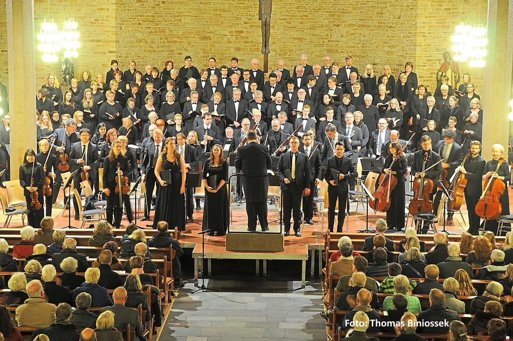 Capella-Loburgensis-Musik-Verein-Oelde-und-Nordwestdeutsche-Philharmonie-fuehren-Mozarts-Requiem-auf_image_1024_width