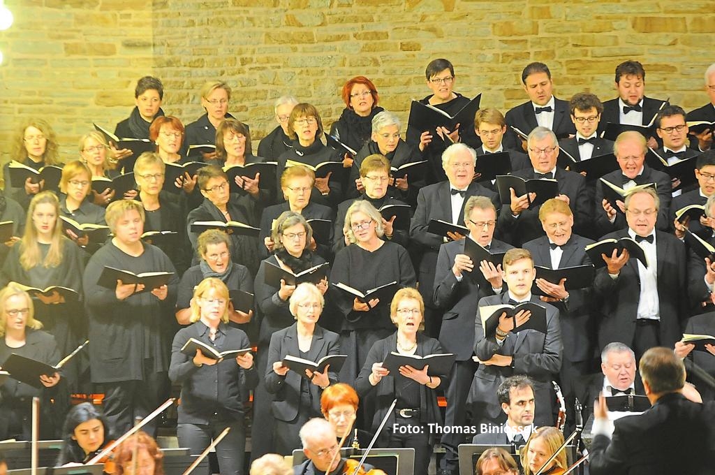 Capella-Loburgensis-Musik-Verein-Oelde-und-Nordwestdeutsche-Philharmonie-fuehren-Mozarts-Requiem-auf_image_1024_width_11