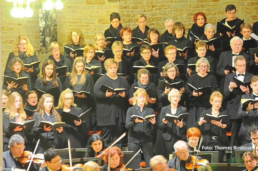 Capella-Loburgensis-Musik-Verein-Oelde-und-Nordwestdeutsche-Philharmonie-fuehren-Mozarts-Requiem-auf_image_1024_width_14