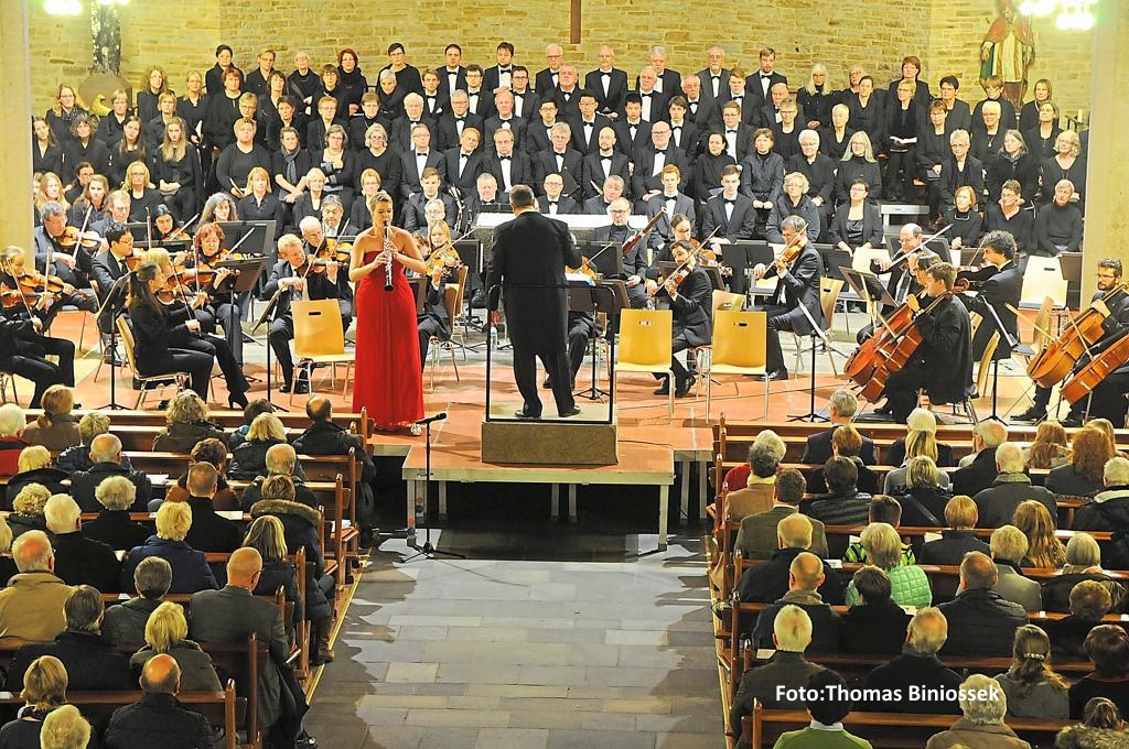 Capella-Loburgensis-Musik-Verein-Oelde-und-Nordwestdeutsche-Philharmonie-fuehren-Mozarts-Requiem-auf_image_1024_width_3