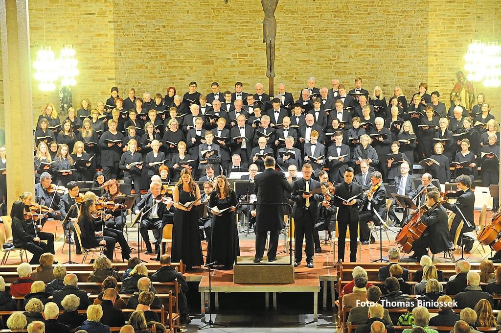 Capella-Loburgensis-Musik-Verein-Oelde-und-Nordwestdeutsche-Philharmonie-fuehren-Mozarts-Requiem-auf_image_1024_width_5